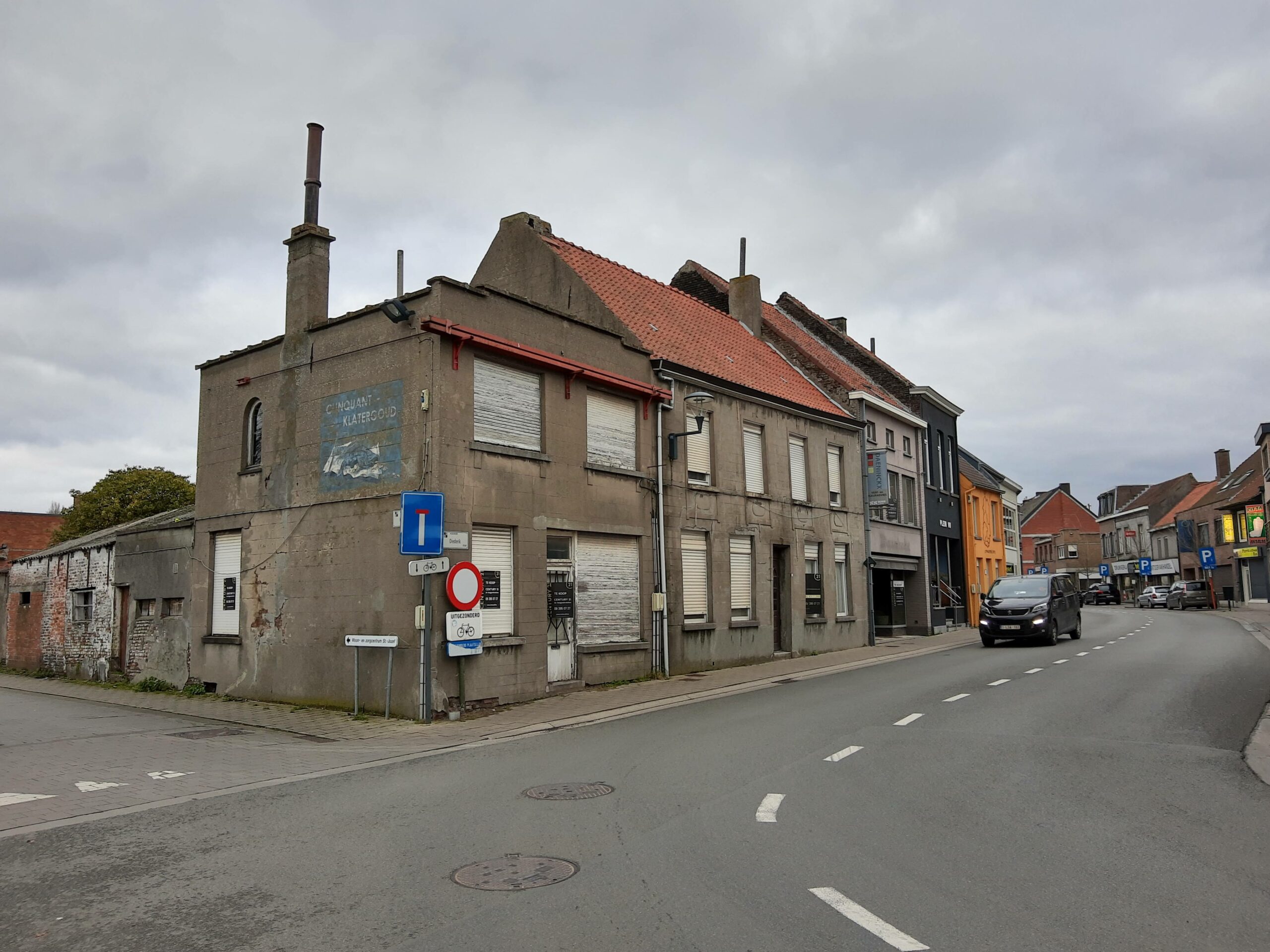 Verloederde hoek Assenede - 1
